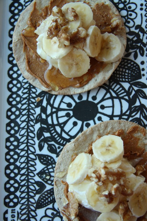 pähkinävoi banani näkkäri